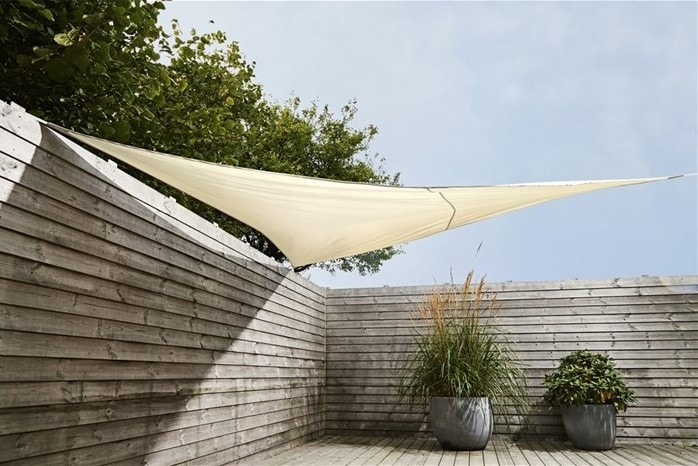 Outfit Sunny solsejl i beige trekant 3,6 x 3,6 x 3,6 meter