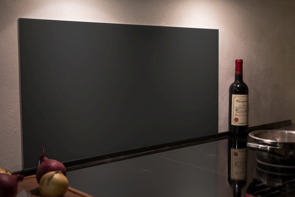 Millex stænkplade i sort glas 900 x 400 mm