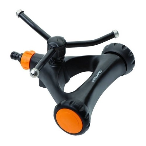 Fiskars hvirvlende sprinkler i metal med hjul