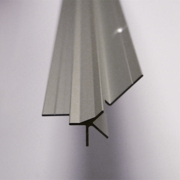 Fibo indvendig hjørneliste alu 135gr. Længde: 2400 mm