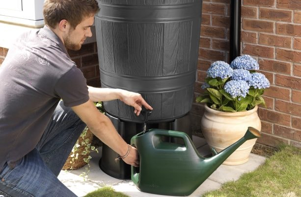 200-litre-Garden-Lake-Water-Butt-in-use-e147564976