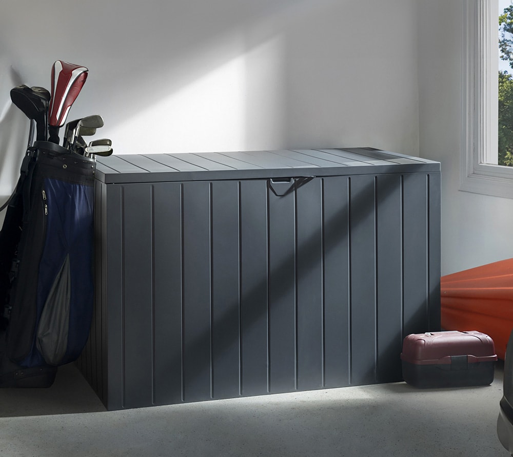 SL02002_ShelterLogic_Kissenbox_Anthrazit_Lifestyle