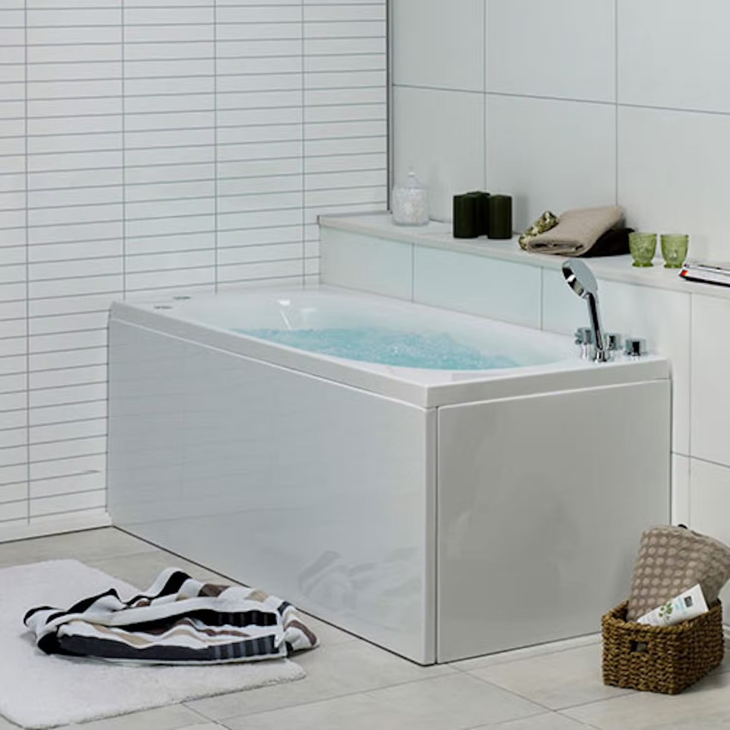 Bathlife Fridfull 160 Premium spabad med front, gavl og armatur, venstre