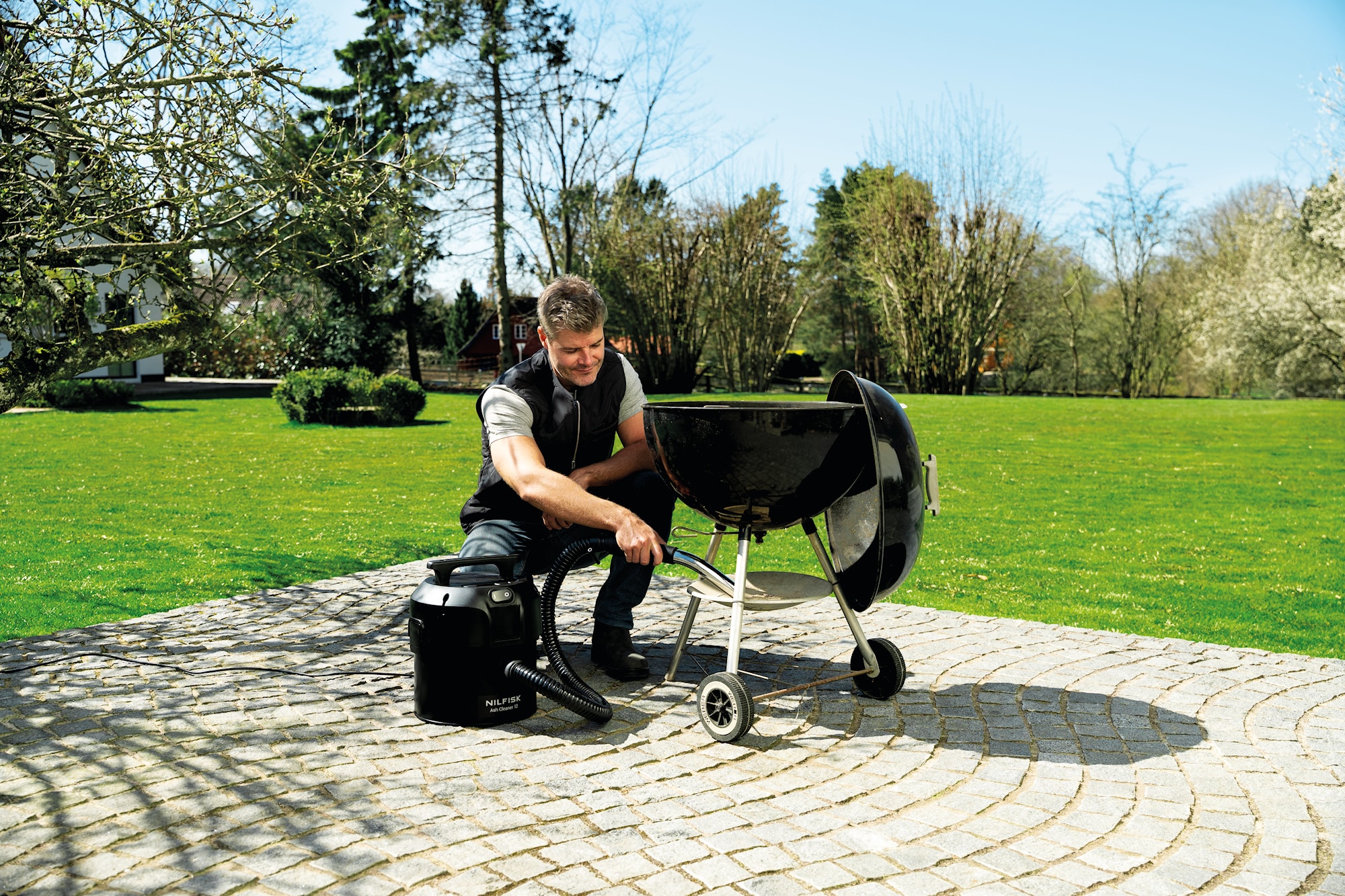 Nilfisk_Ash_Cleaner_12_128390261_grill_02.jpg