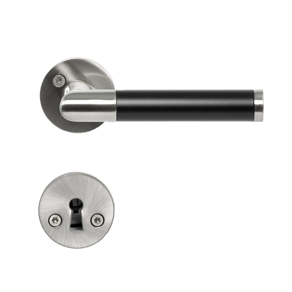 Beslag Design Koster dørgreb børstet krom/sort inkl. nøgleplade