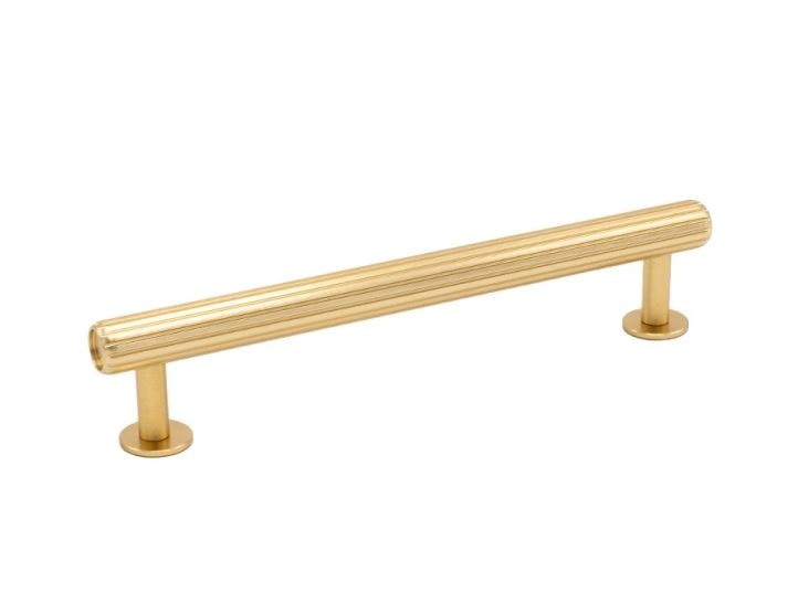 Beslag Design Rille greb børstet messing 1022 mm