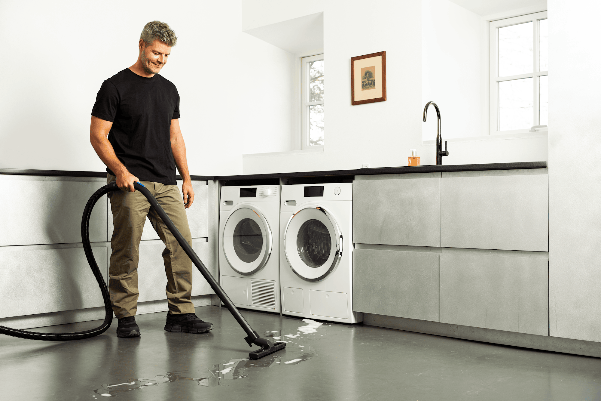 Nilfisk_Multi_I_vacuuming_water.png