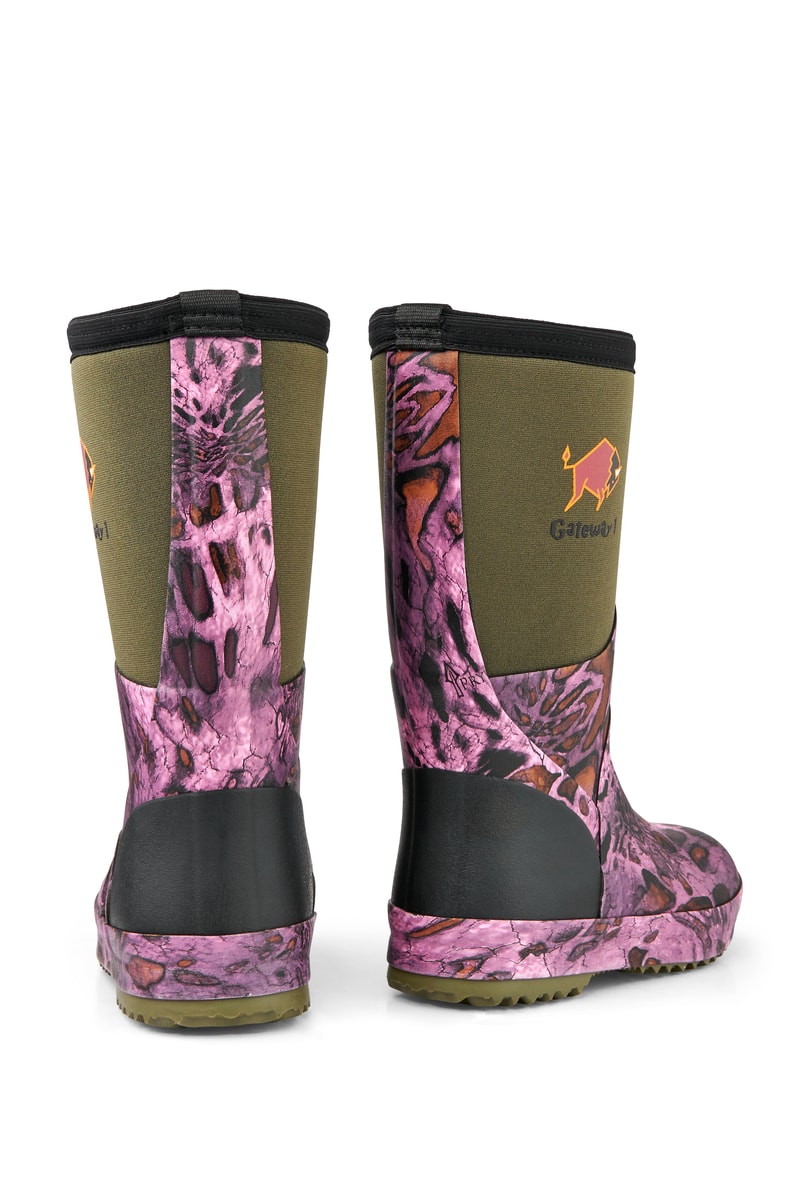 Wetland kids-100101090-2033Pink out_3.jpg