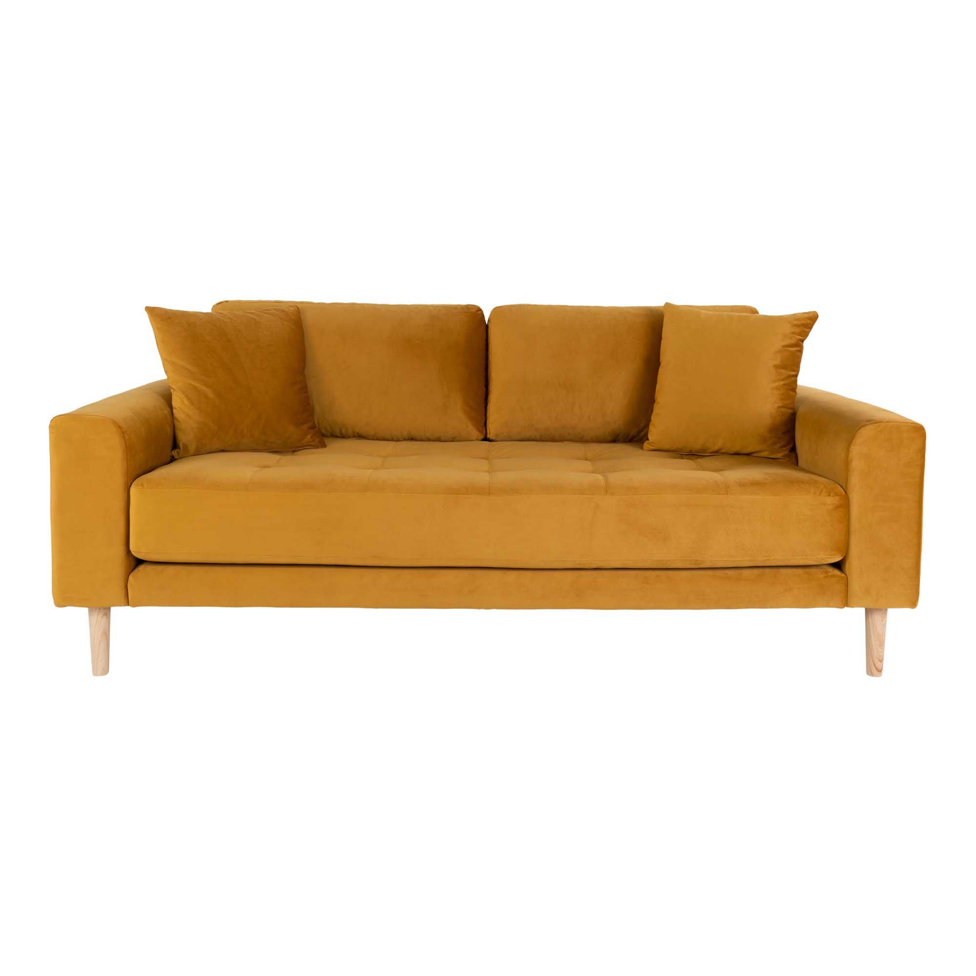 House Nordic Lido 2,5 personers sofa i sennepsgul velour/natur træben med 2 puder HN1004