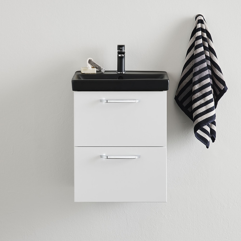 Bathlife Yster 550 vaskeskab i hvid med sort håndvask